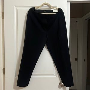 Ann Taylor NWT The Audrey Crop - black, curvy size 16